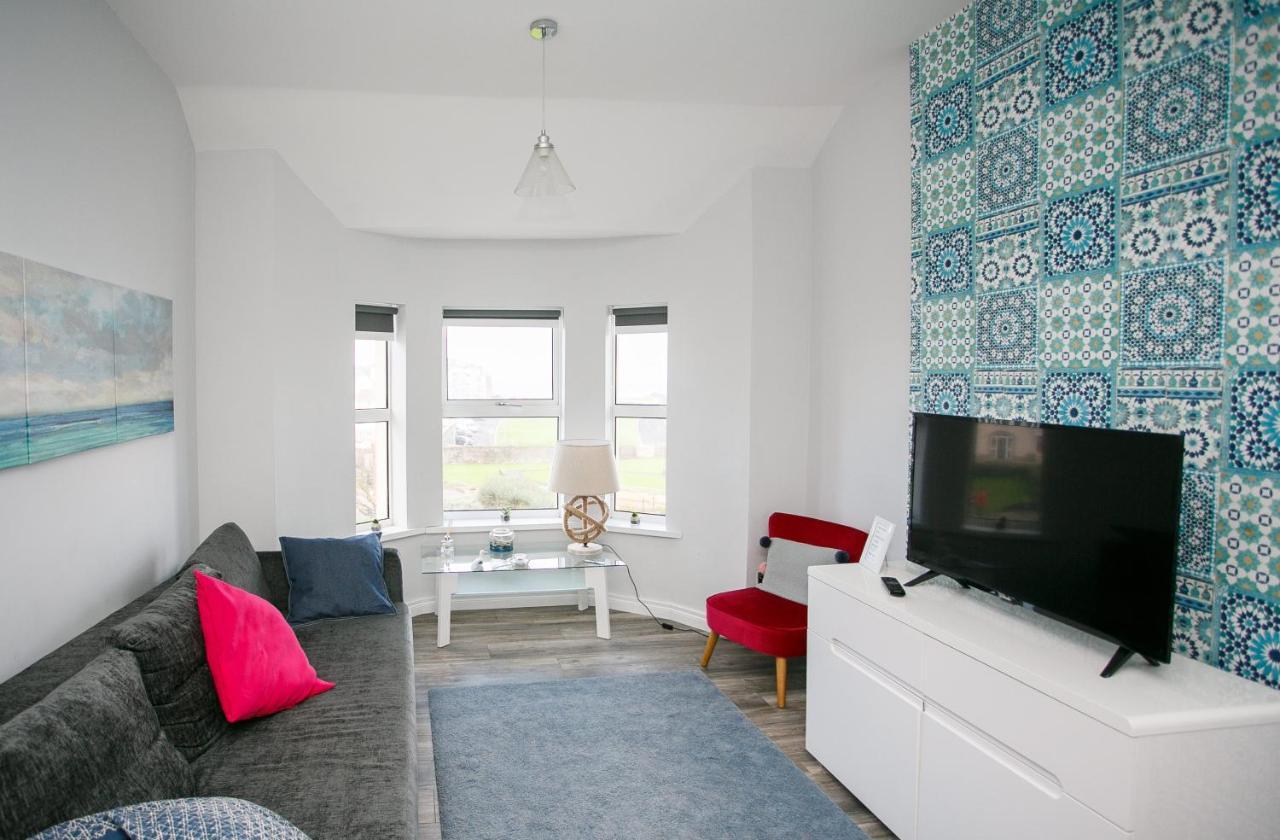 Apt3, No 2 Antrim Gardens, Portrush With Seaview Eksteriør billede