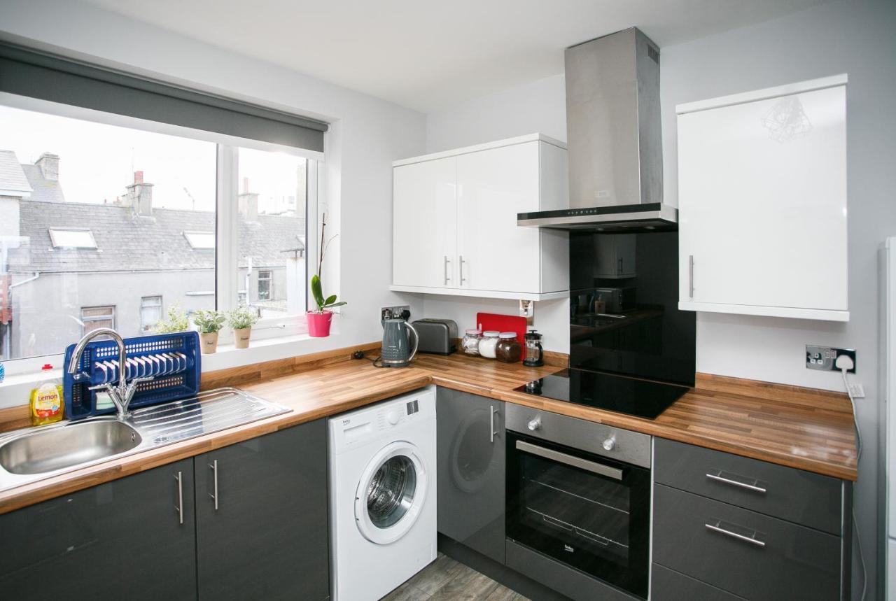 Apt3, No 2 Antrim Gardens, Portrush With Seaview Eksteriør billede