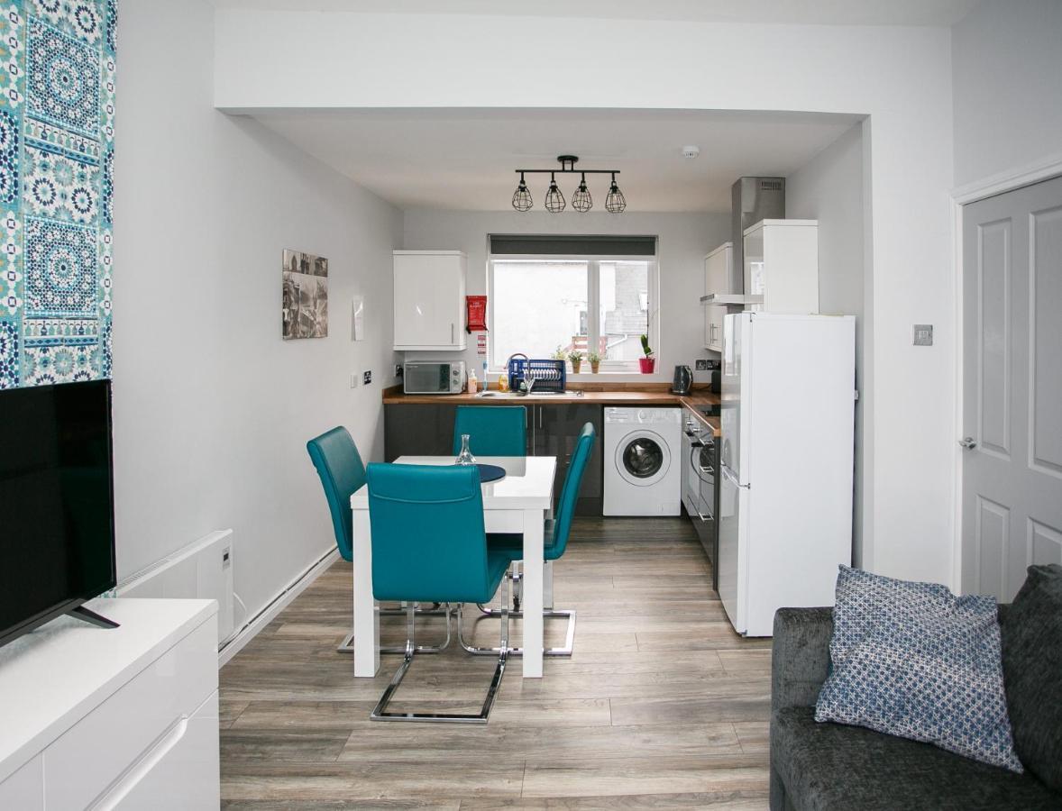 Apt3, No 2 Antrim Gardens, Portrush With Seaview Eksteriør billede